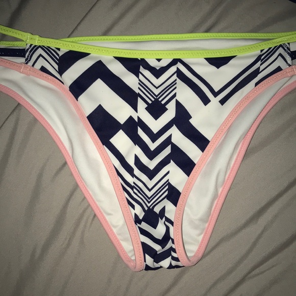 Victoria secret two piece bikini- never been worn - Picture 2 of 2